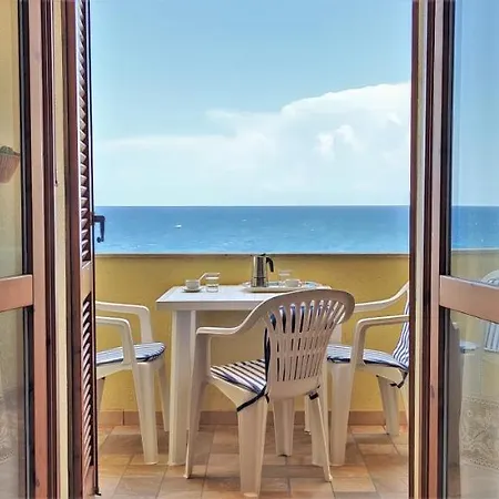 La Terrazza Sulla Marina Lejlighed